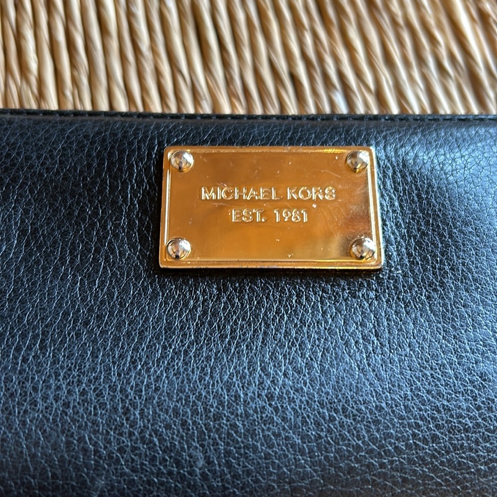 Michael Kors Wrislet Wallet - Picture 5 of 6